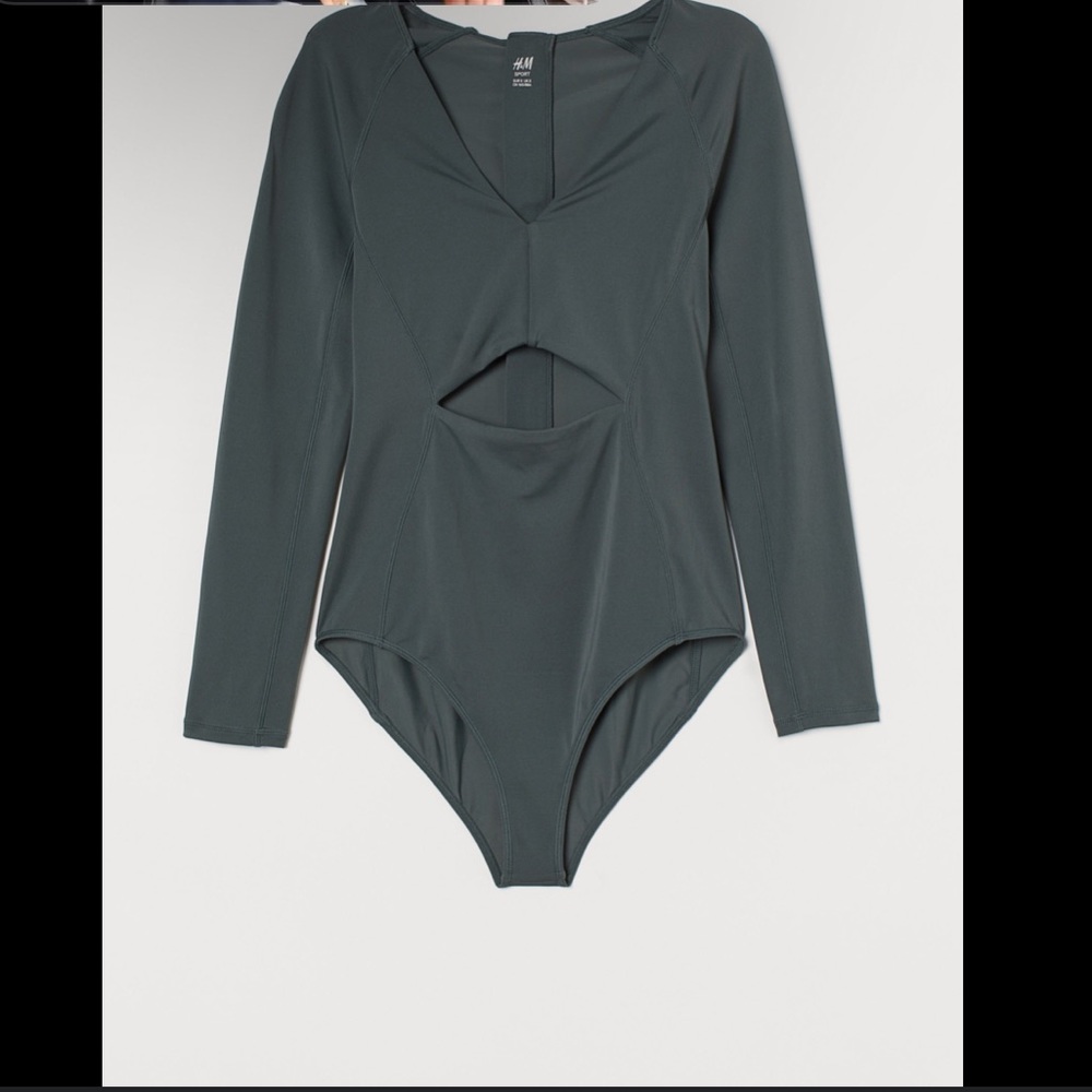 Women Long sleeved Shorty Wetsuit / Swimsuit